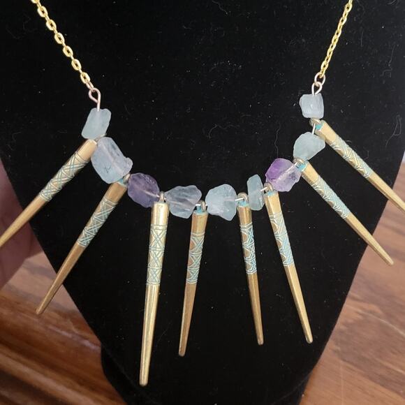 Green Fluorite green and purple crystal necklace, gold verdigris patina spikes - Picture 2 of 4
